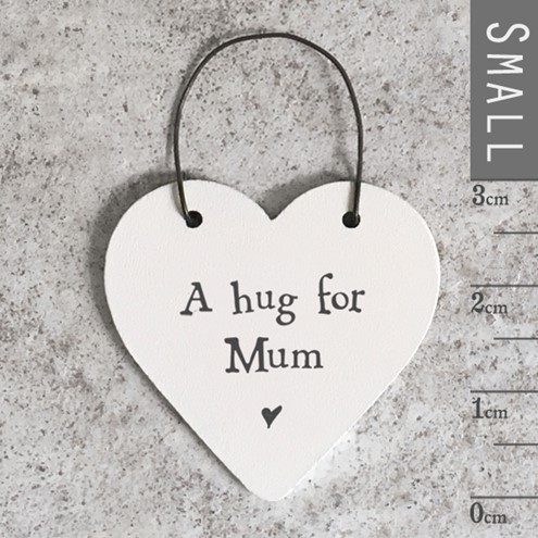 'A Hug For Mum' Wooden Tag Main Image