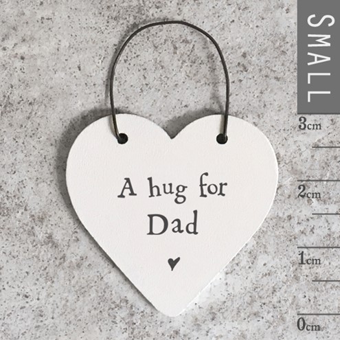 'A Hug For Dad' Wooden Tag Main Image