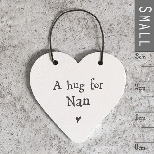 'A Hug For Nan' Wooden Tag Main Image