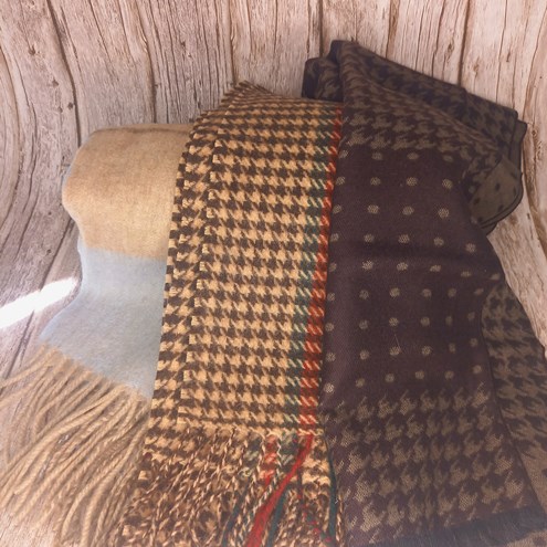 Houndstooth Scarf Alternate Image